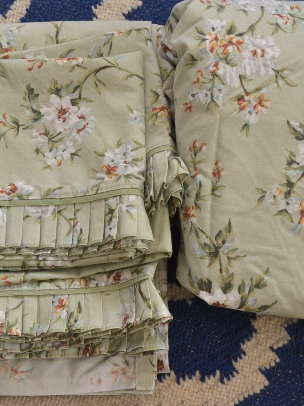 4 pc Waverly Garden Room Pleated/Ruffle Carolina Gardens Magnolia Sheet Set